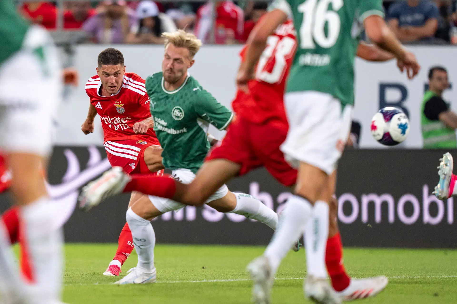 Benfica marca passo frente ao St. Gallen na caminhada rumo à Liga Europa