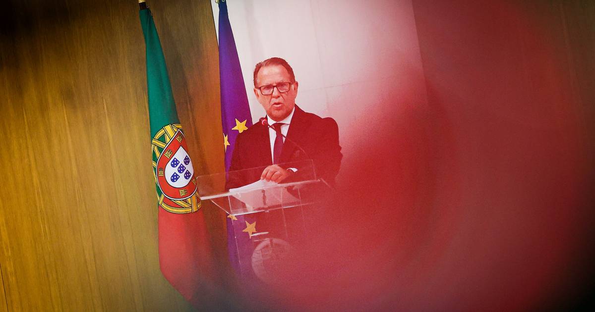 Audição de Luís Neves rejeitada pela AD mas vai haver reunião da Comissão Permanente na segunda-feira