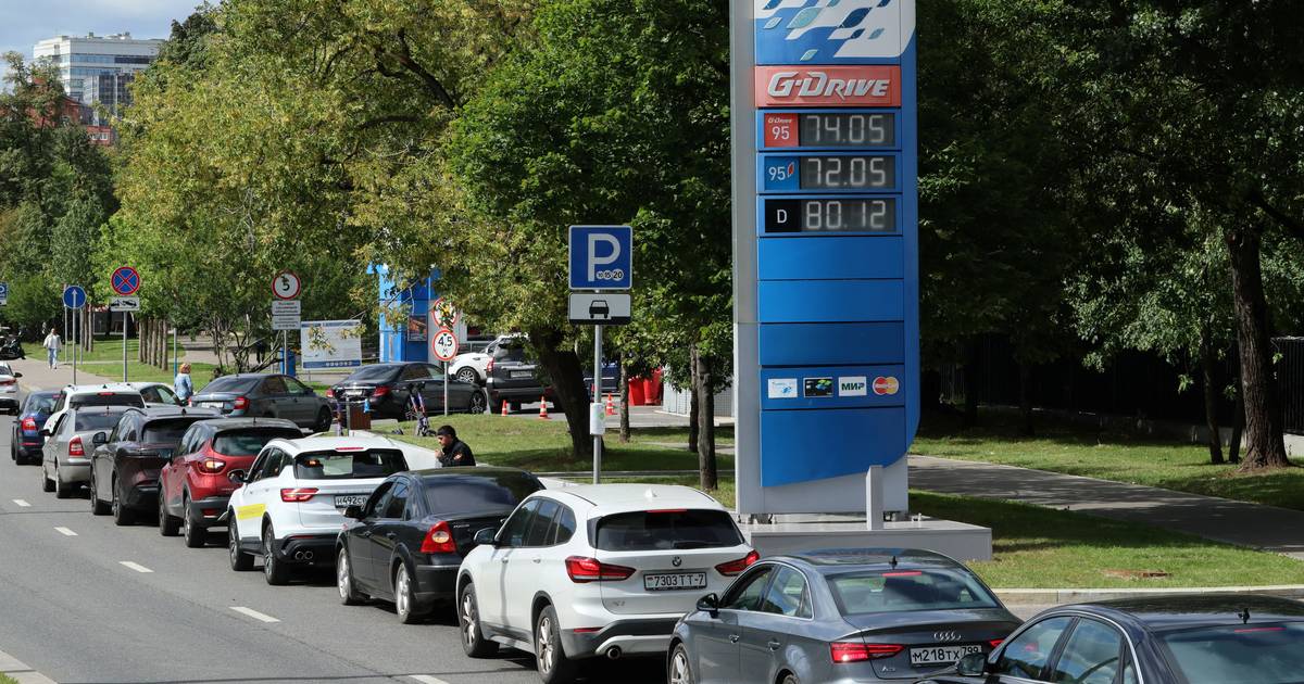 Moscow accuses Ukraine of global economic crisis after Trump's appeal to stop refinery attacks