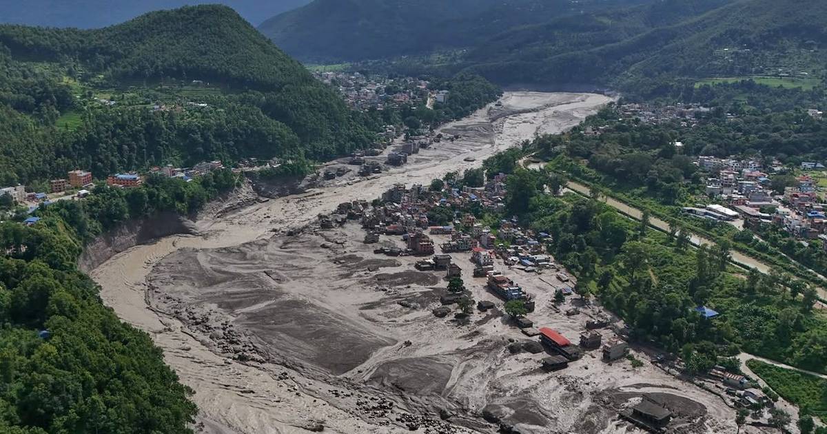 From the earthquake to the floods: what caused the tragedy in Nepal?