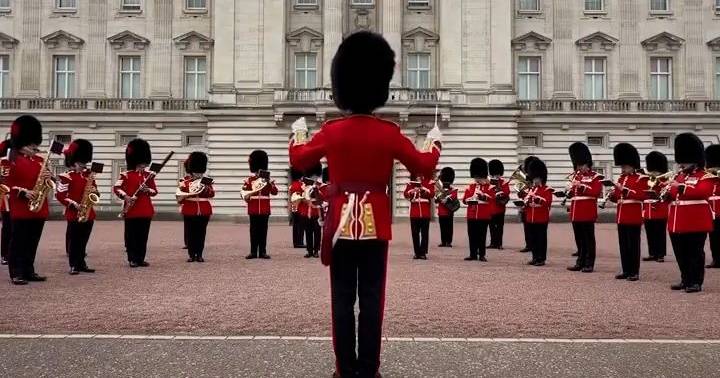 A (original) homenagem da família real britânica a Dolly Parton