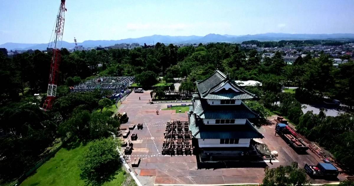 弘前城