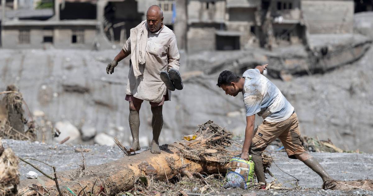 Floods in Nepal and Tibet: landscape became unrecognizable and will take years to recover