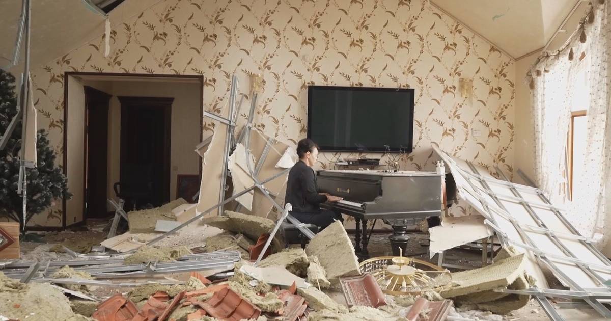 Wenn Musik Hoffnung mitten im Krieg ist: Tetianas Haus wurde zerstört, aber das Klavier spielt noch