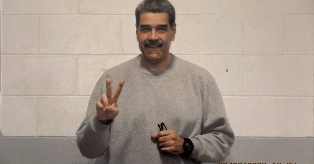 Maduro partilha fotografias na prisão de Nova Iorque: "Quero que saibam que estamos a resistir"