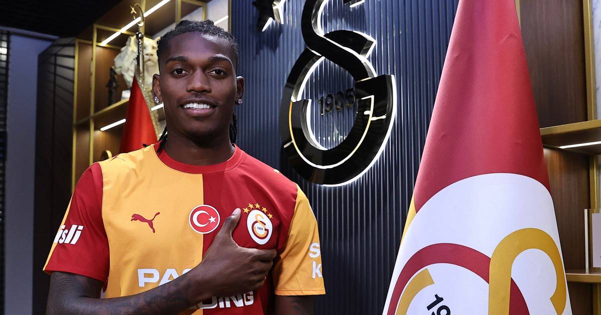 Rafael Leão verlässt den AC Mailand nach sieben Jahren und unterschreibt bei Galatasaray