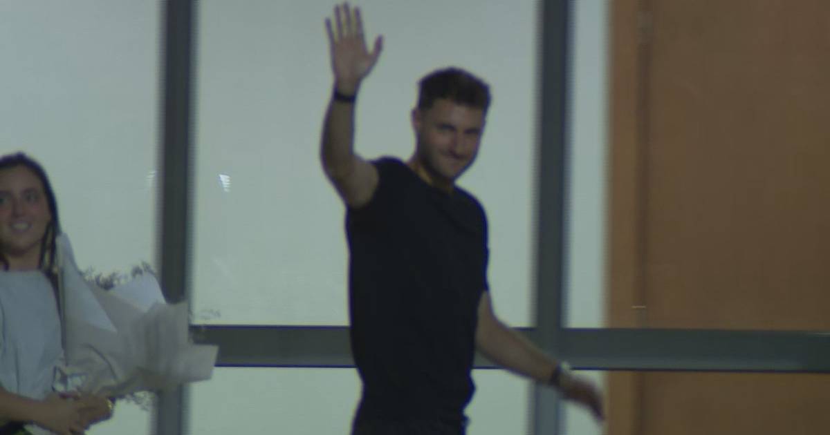 Santiago Giménez est déjà à Porto : les images de l'arrivée de la nouvelle recrue des « dragons »