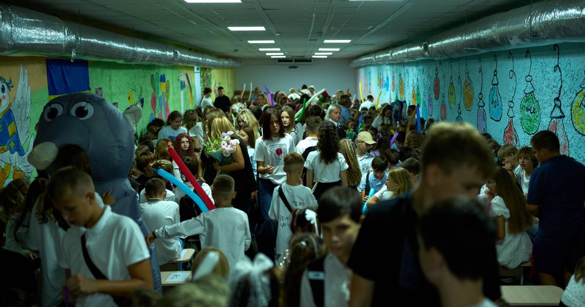"Die Russen verwandeln die Kinder in Teilnehmer dieses Krieges": Schulanfang in der Ukraine von Angriffen geprägt