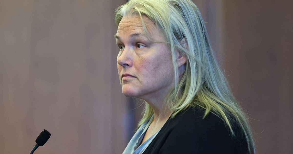 Frau, die sich als „verbrechenssüchtig" bezeichnet, wird während Lindsay-Clancy-Prozess festgenommen