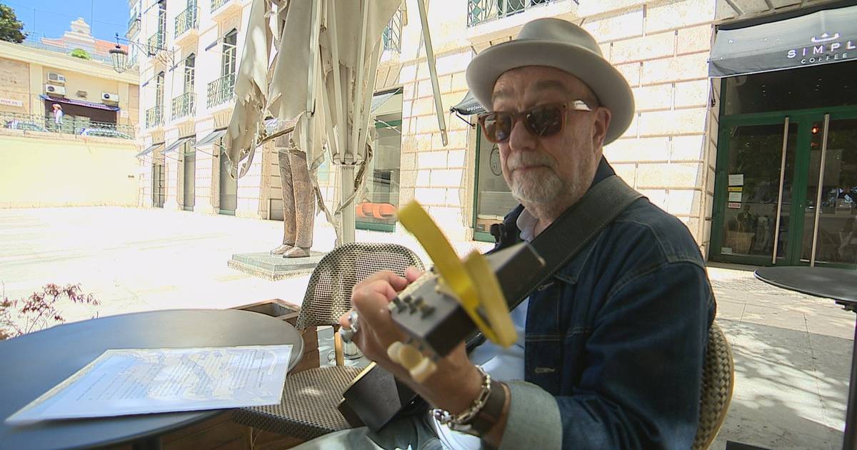 "Ich bin mehr Schriftsteller als Musiker": Jon Watts blickt auf 50 Jahre Fischer-z in Interview mit SIC zurück
