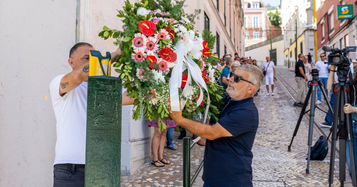 Gewerkschafter und Kollegen ehren den Bremser, der vor einem Jahr im Glória-Aufzug starb