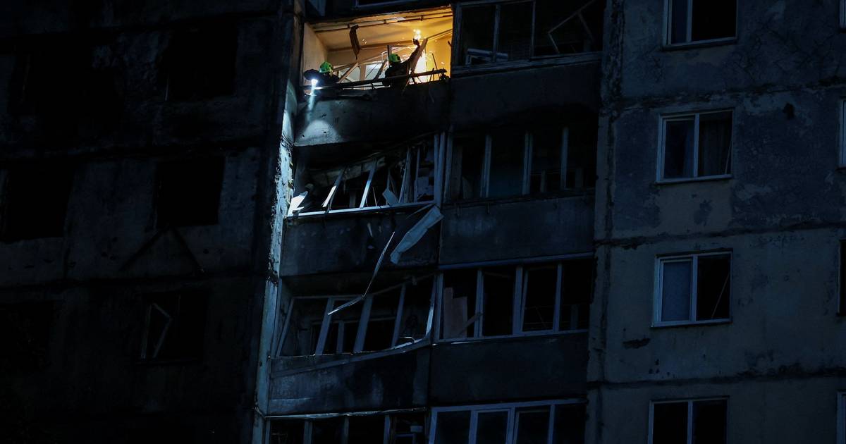 Nuova ondata di attacchi: bombardamenti russi causano morti e feriti in diverse regioni dell'Ucraina