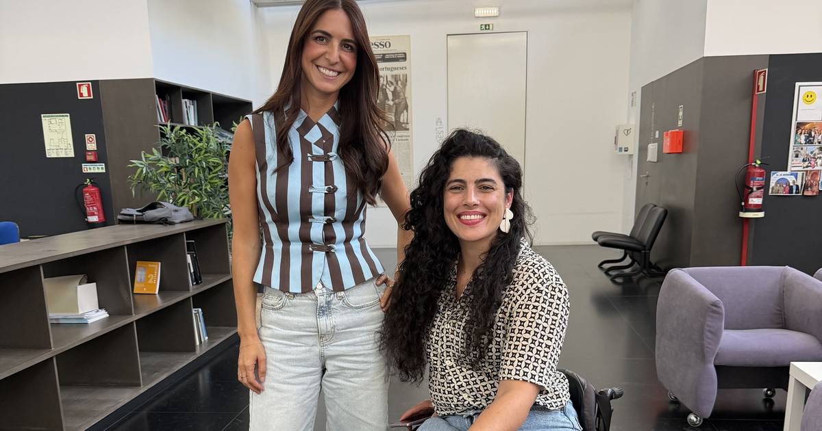 Catarina Oliveira: „Wenn ich neue Leute kenne oder mit jemandem zusammen bin, der meinen Körper noch nie gesehen hat, fühle ich mich sehr sicher darin, wer ich jenseits eines Körpers bin, der im Rollstuhl sitzt"