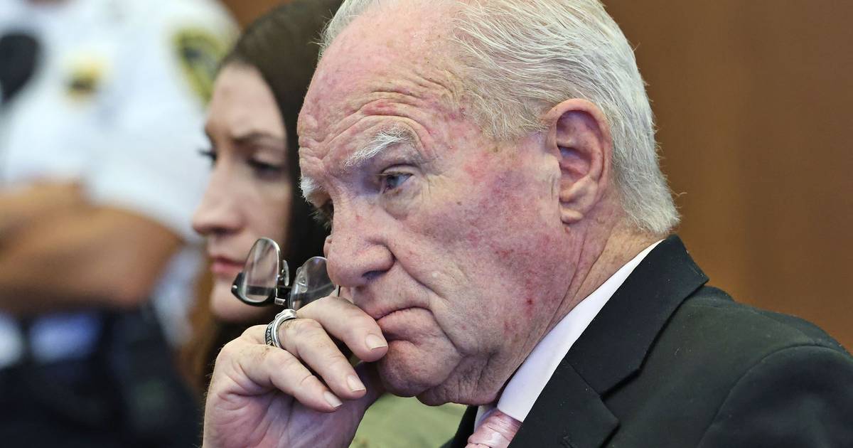 Advogado de Lindsay Clancy faz apelo a Donald Trump e espera chegar a acordo após julgamento anulado
