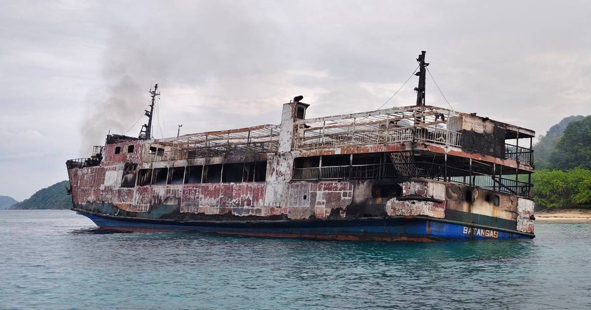 Incêndio em ferry faz pelo menos cinco mortos e dezenas de desaparecidos nas Filipinas