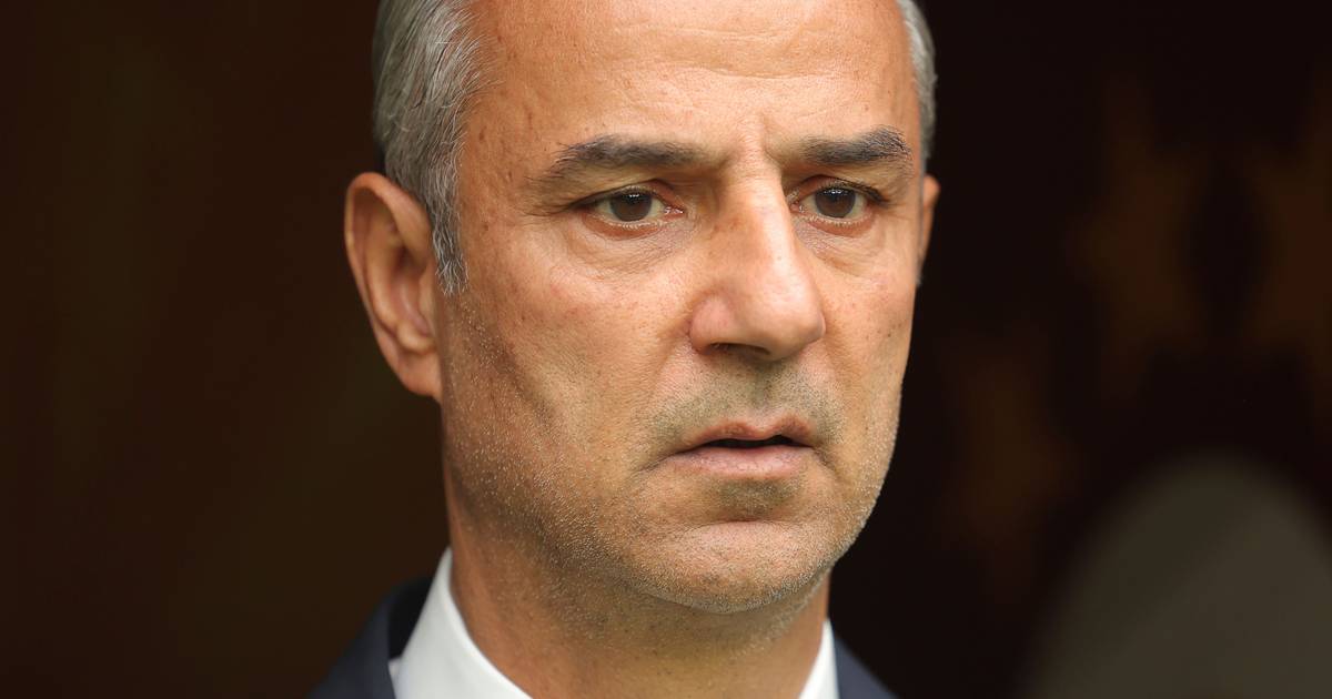 L'allenatore del Fenerbahçe si dimette, ma il presidente rifiuta: "Continuerai e punto e basta"