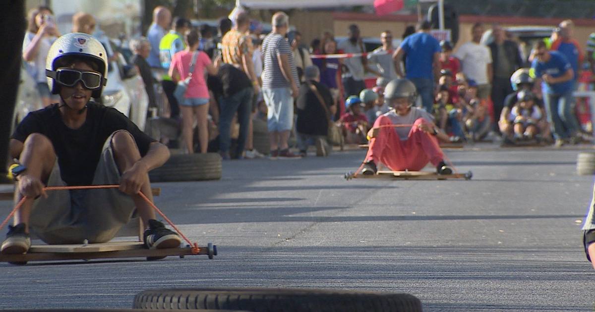 Festeggiare le tradizioni e rivivere l'infanzia: i carretti a rotelle sono tornati a circolare per le strade di Almada