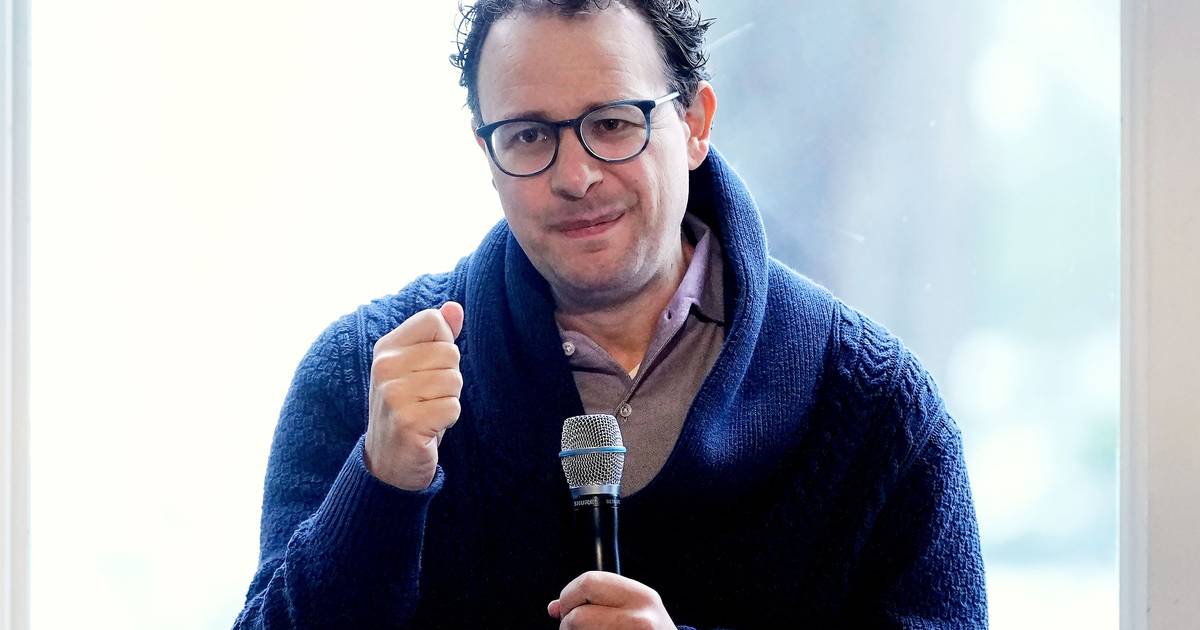 Il CEO di Anthropic accusa l'industria di aver mentito sui rischi dell'Intelligenza Artificiale