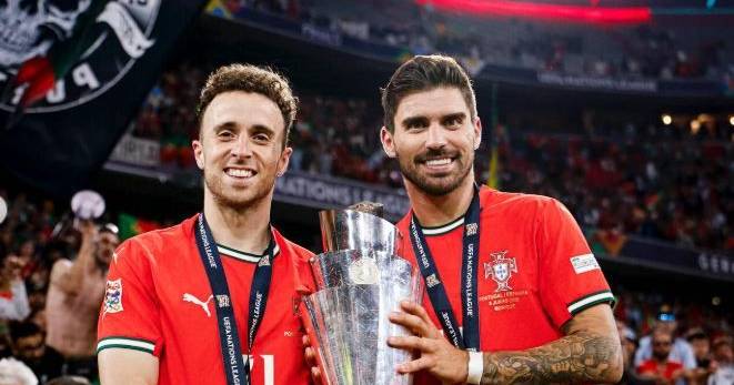 I tifosi provocano Rúben Neves urlando il nome di Diogo Jota, Cristiano Ronaldo ha già reagito