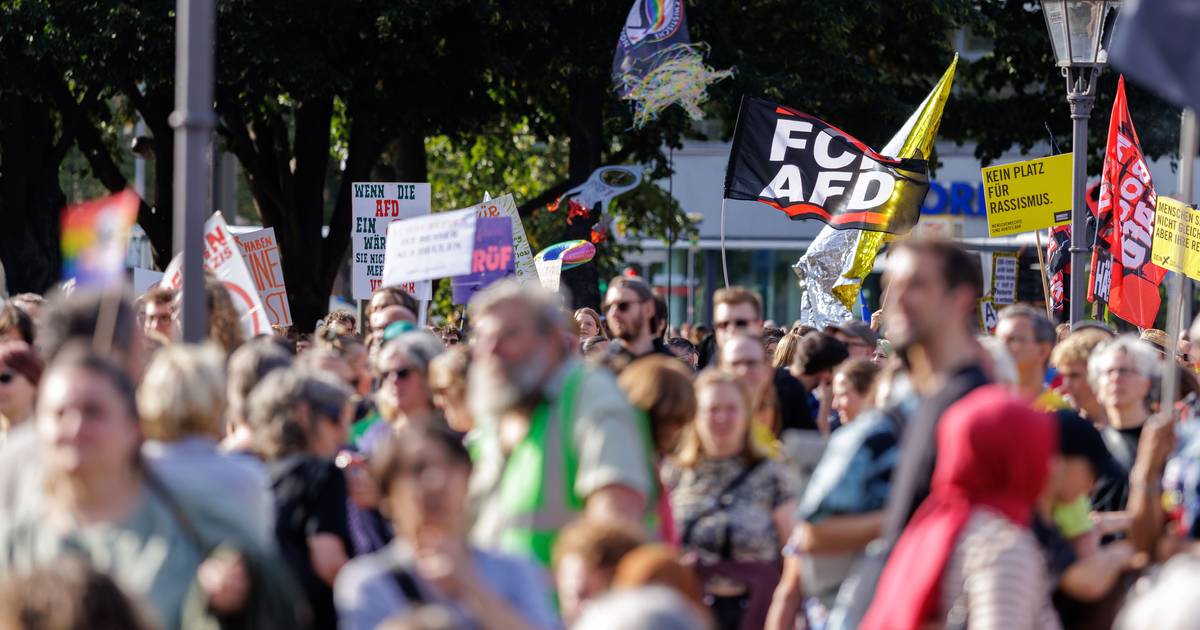 Zehntausende Menschen protestieren gegen das Wachstum der Rechtsextremen in Deutschland