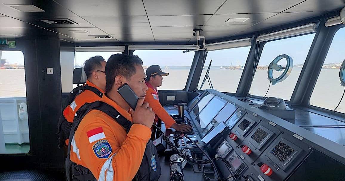 Des dizaines de personnes portées disparues après le naufrage d'un ferry en mer de Java, en Indonésie
