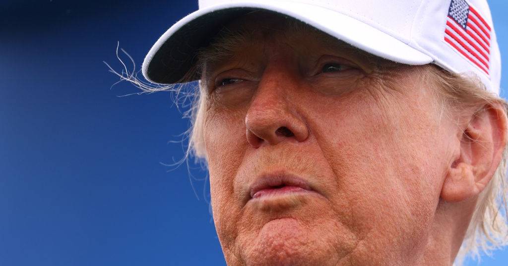 Трамп просит Зеленского прекратить удары по российским нефтепродуктам