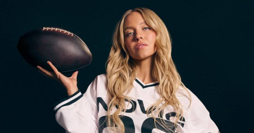 Sydney Sweeney torna a guidare una campagna controversa: l'annuncio è accusato di sessualizzare le donne nello sport
