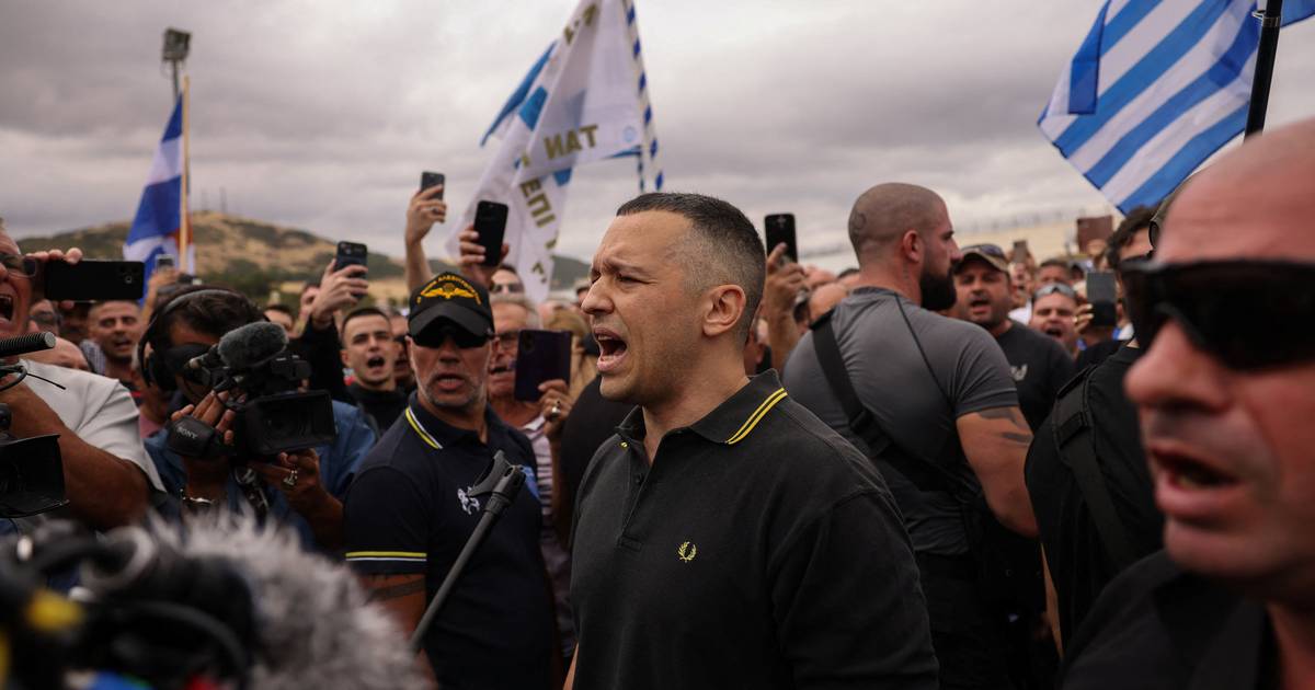 Vecchio leader neonazista esce di prigione e promette di creare un nuovo partito nazionale in Grecia