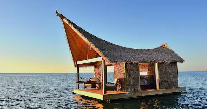 Vollständig isoliert Urlaub machen, mitten im Ozean? In diesem Haus ist es möglich