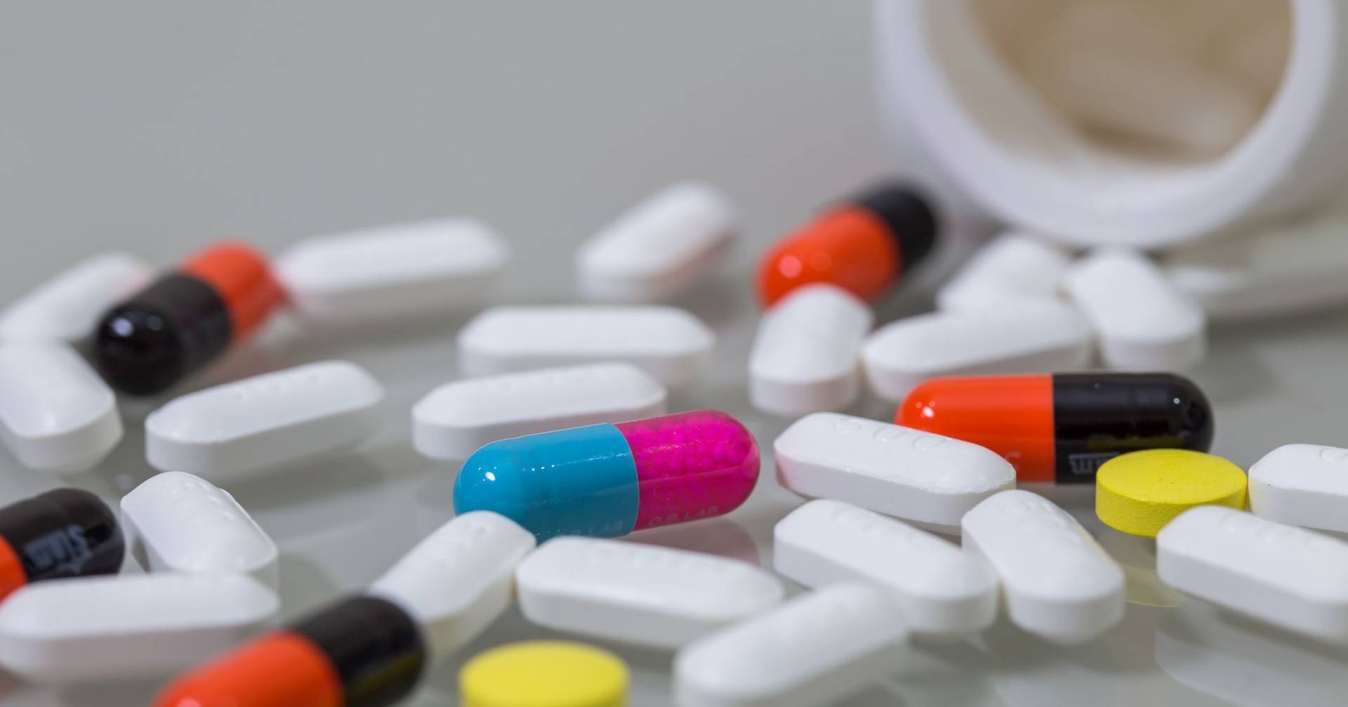 Irão enfrenta escassez de medicamentos psiquiátricos devido ao conflito ...