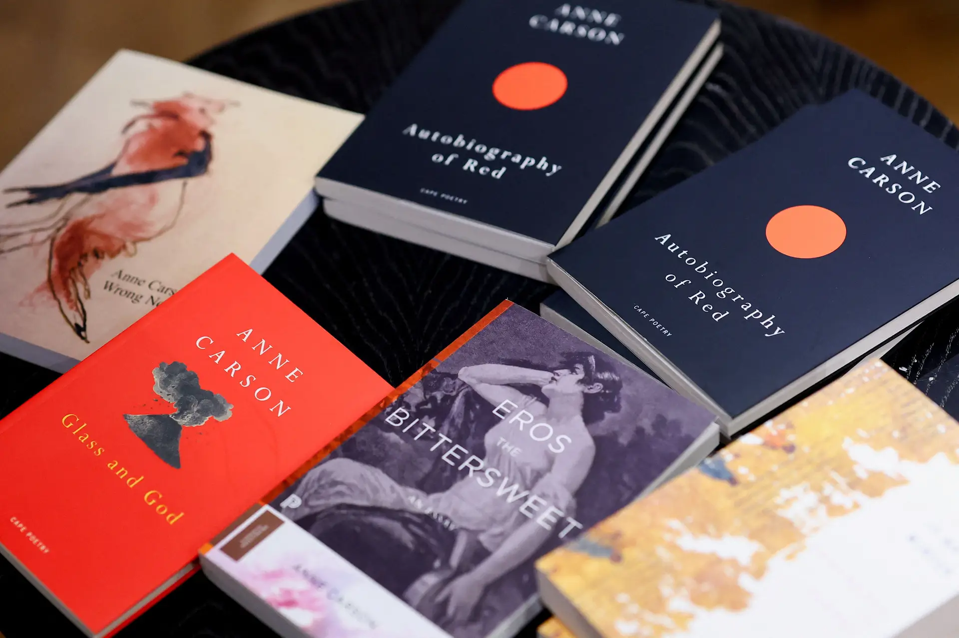 Escritora canadiana Anne Carson vence Prémio Nobel da Literatura