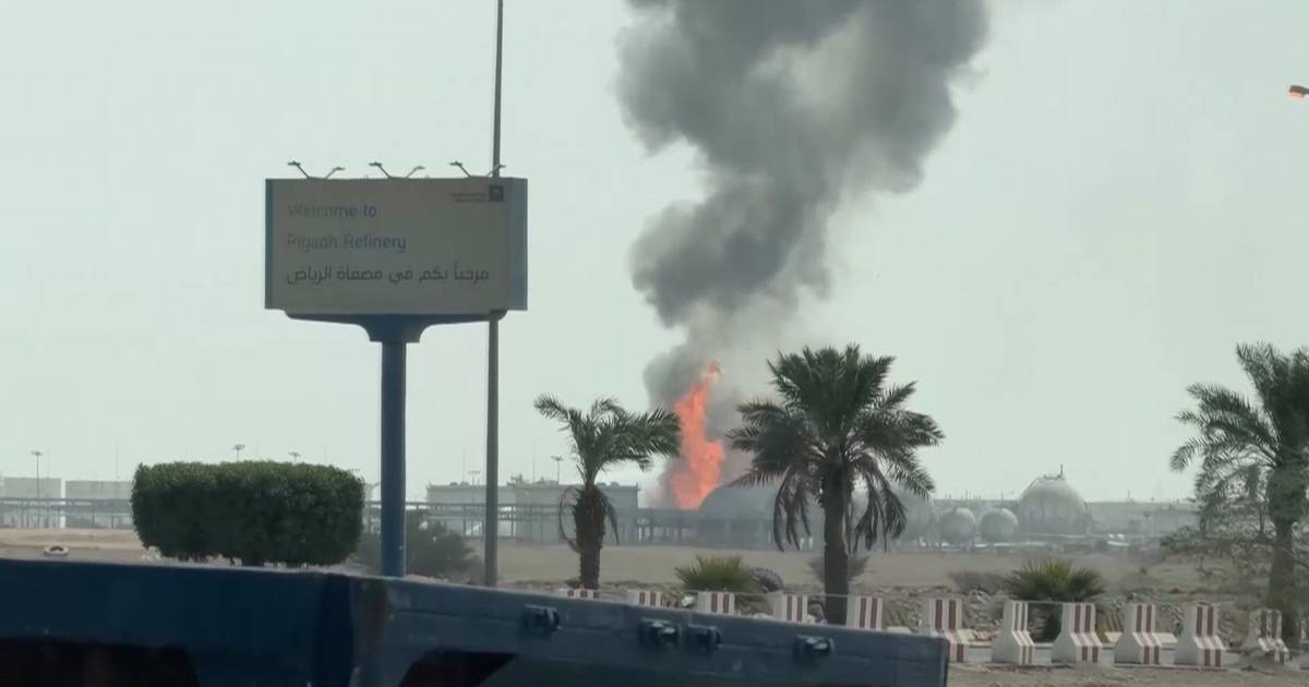 Explosions hit Riyadh airport on Saturday, arrivals area closed