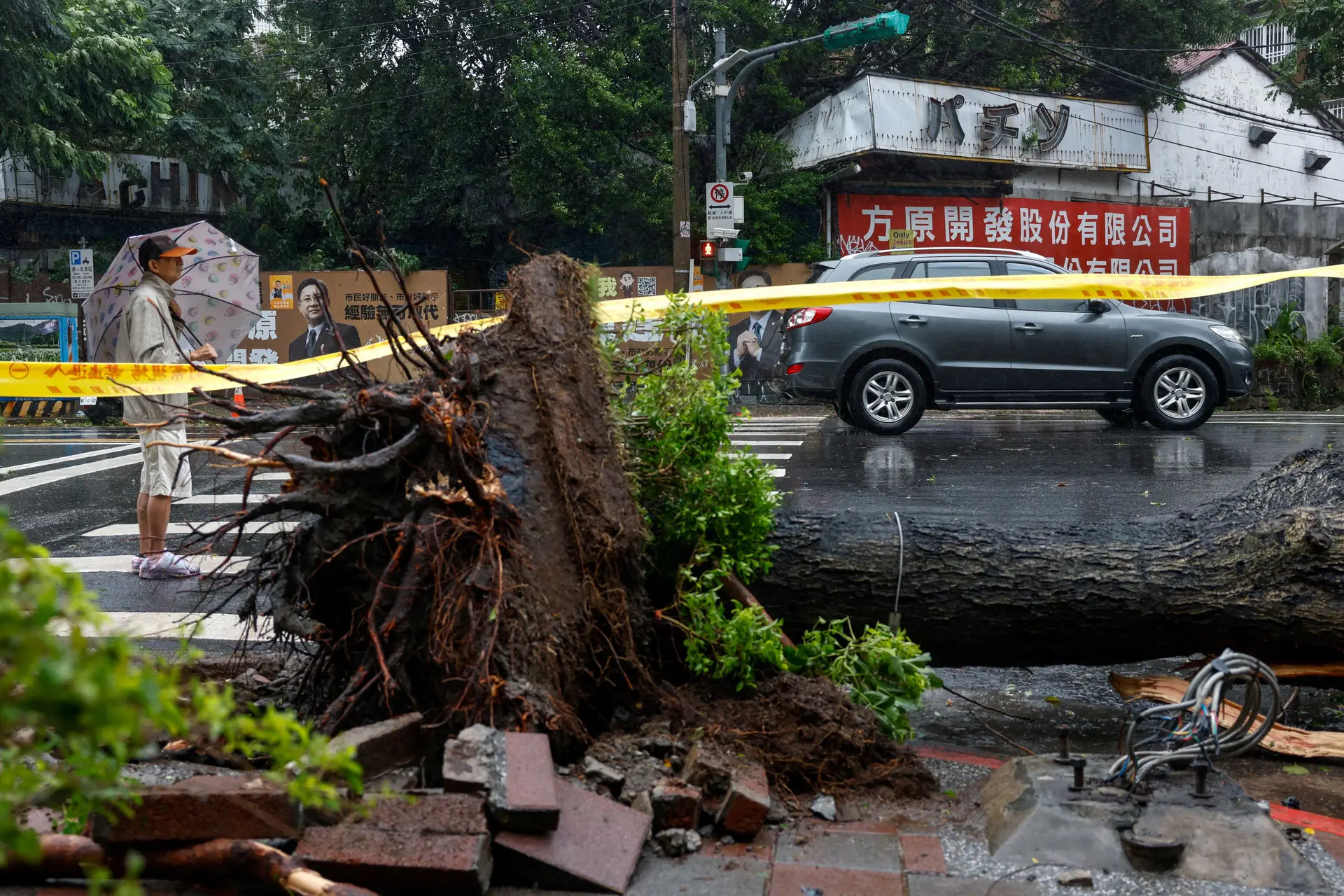 Tufão Champi a caminho do Japão depois de provocar um morto e 500 feridos em Taiwan