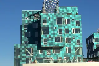 A maior fachada de painéis solares do mundo