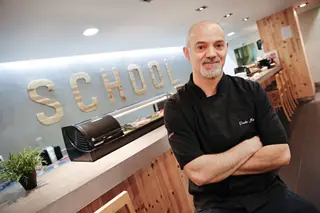 “É o chefe que decide quais são as peças que precisam de wasabi”, diz Paulo Morais, chefe de sushi