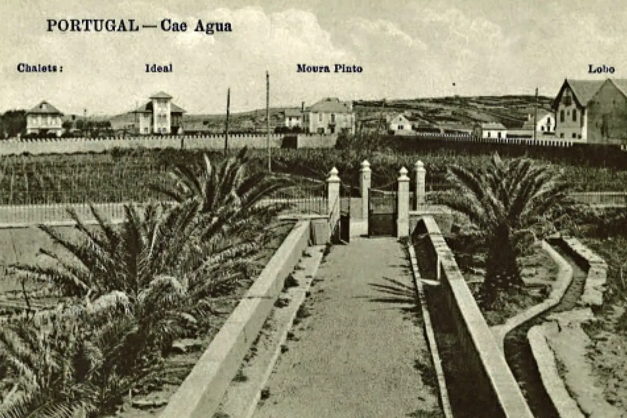 Foto “O passado nunca passa”, catálogo da coleção José Santos Fernandes, Edição Câmara Municipal de Cascais