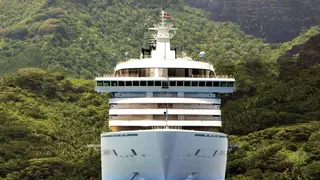 Entre connosco no navio mais luxuoso dos mares e aproveite a visita guiada