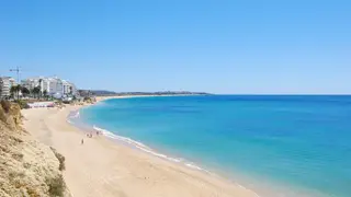 Fugir da “confusão algarvia.” Uma jogada de marketing que correu mal