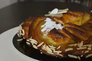 O bolo-rei da Colonial leva abacate e gengibre, entre outros ingredientes 
